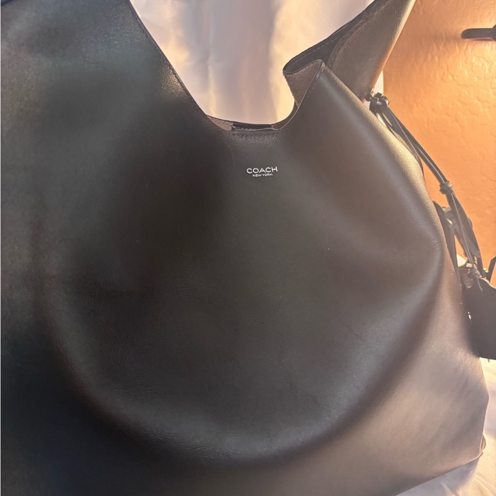 Coach loved Leather Brooklyn 39 Women's Bag - Picture 3 of 10